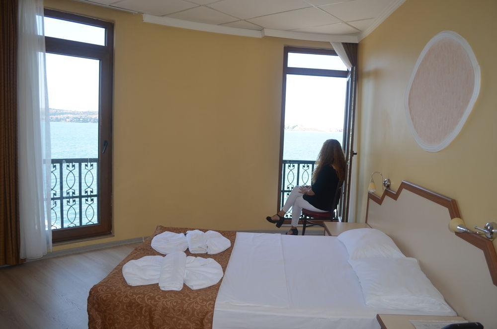 Ayvalik Palas Hotel Exteriör bild