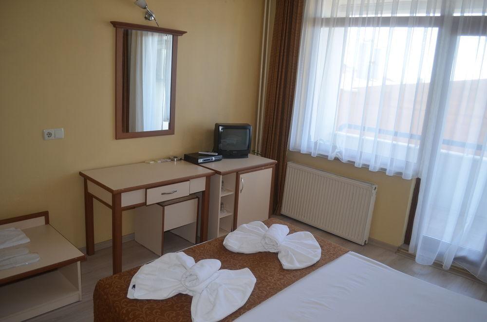 Ayvalik Palas Hotel Exteriör bild