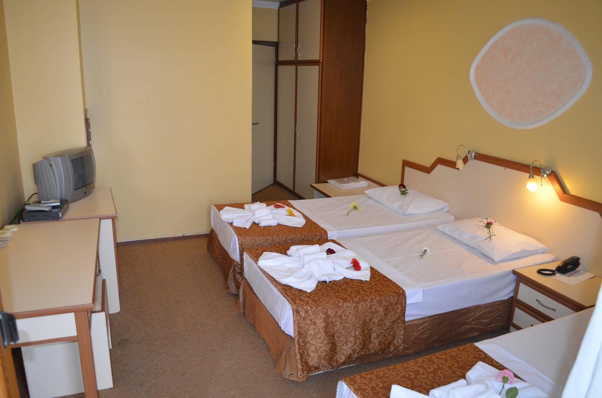 Ayvalik Palas Hotel Exteriör bild