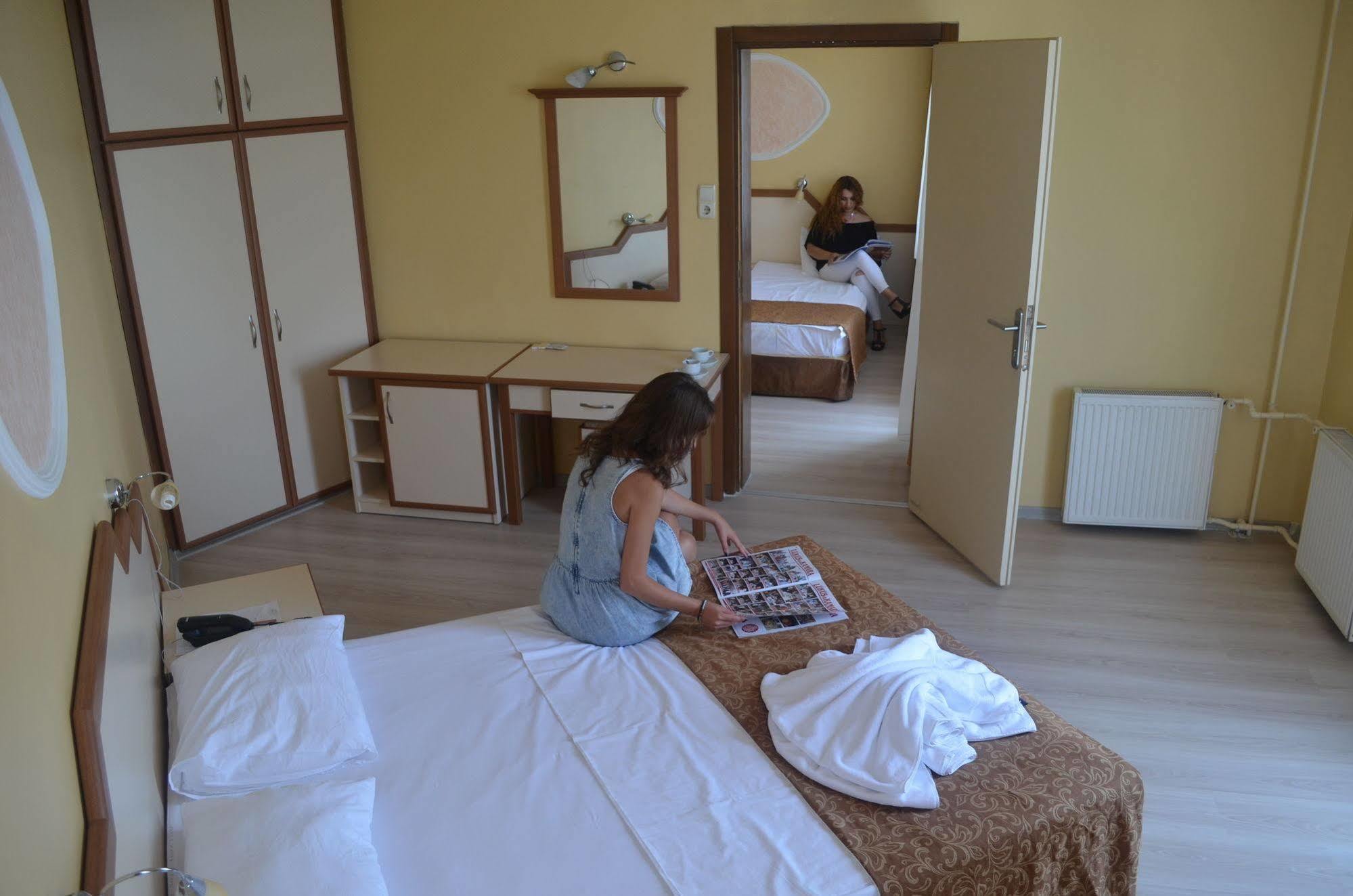 Ayvalik Palas Hotel Exteriör bild