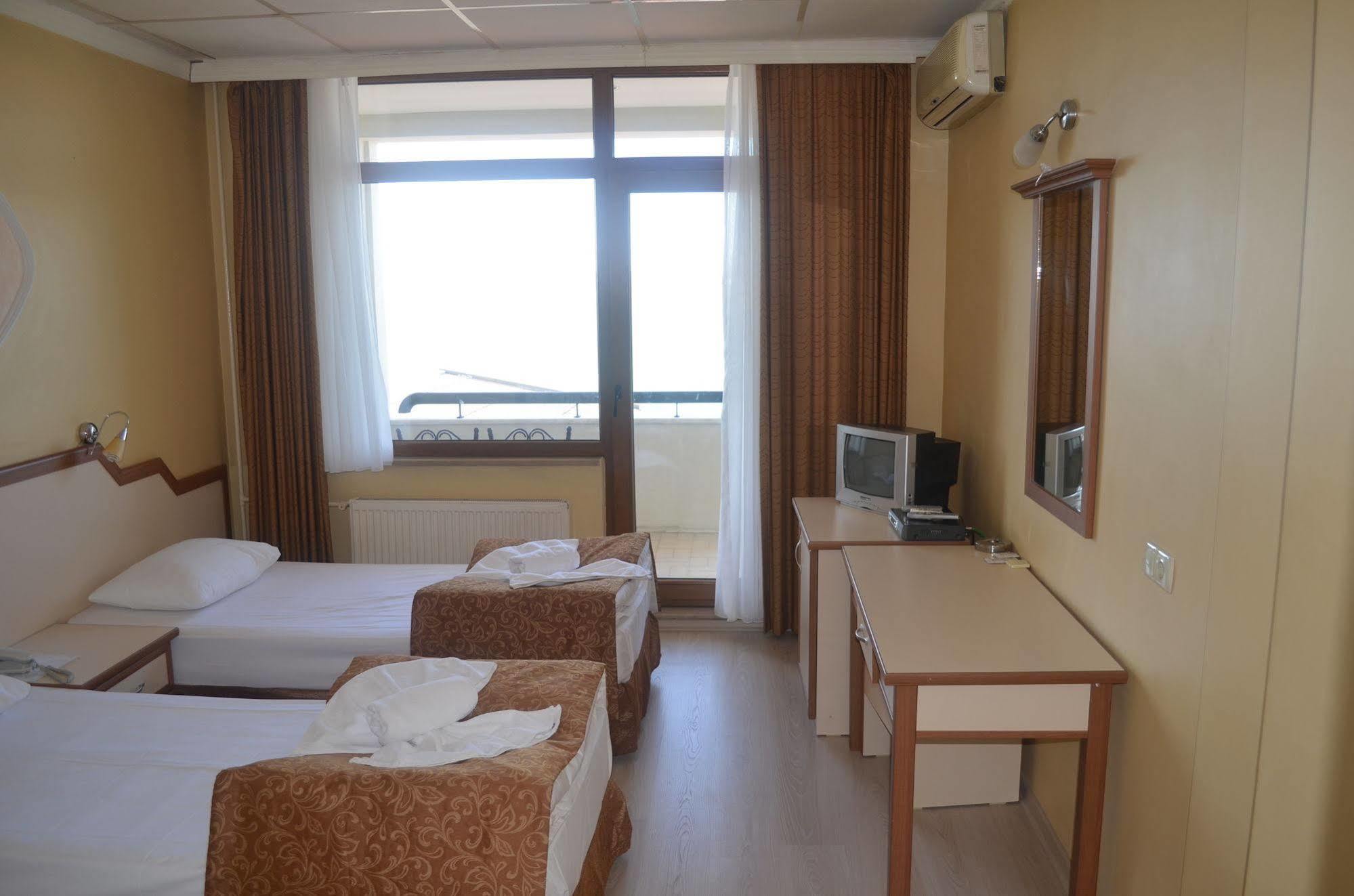 Ayvalik Palas Hotel Exteriör bild
