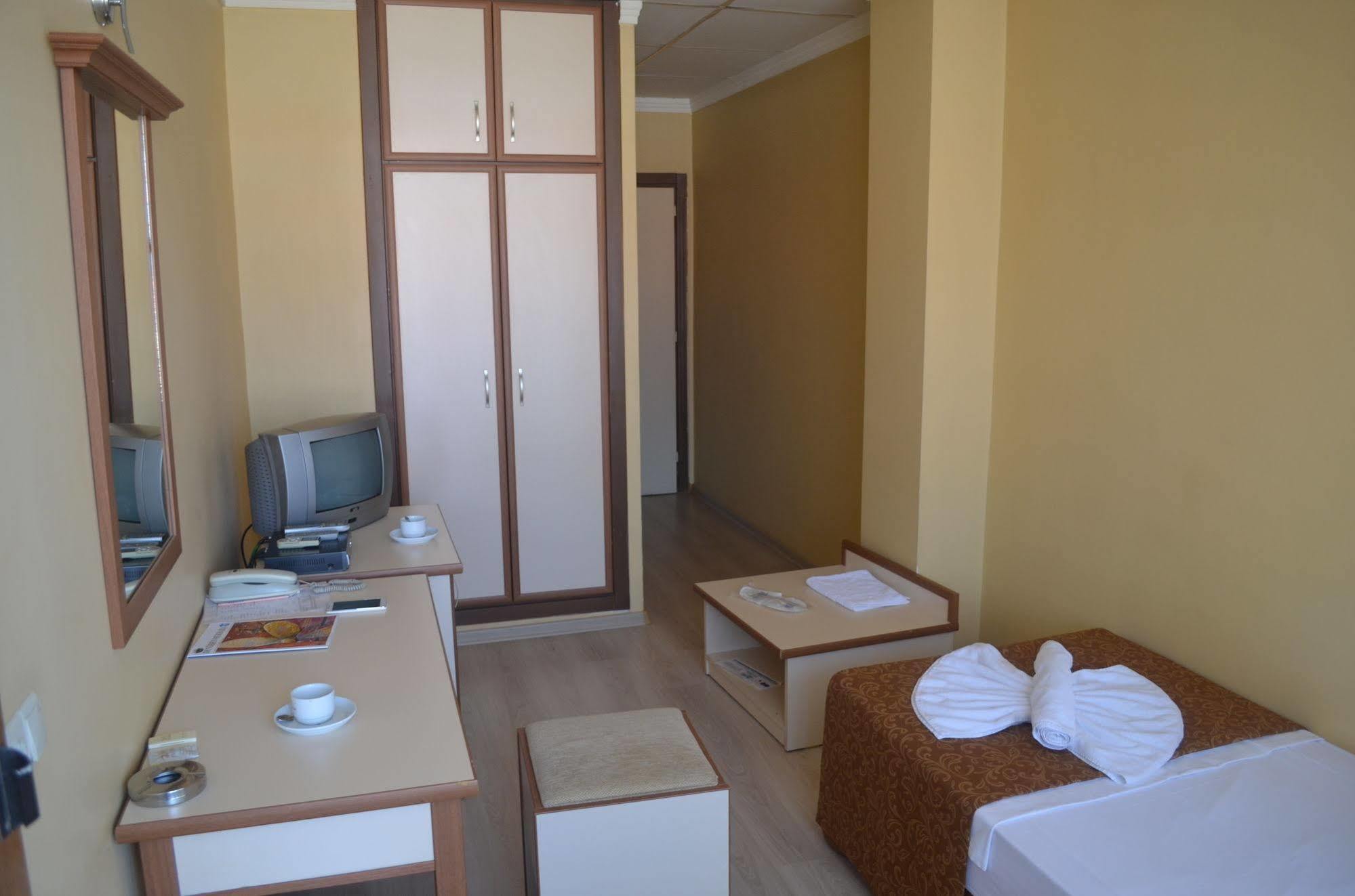 Ayvalik Palas Hotel Exteriör bild
