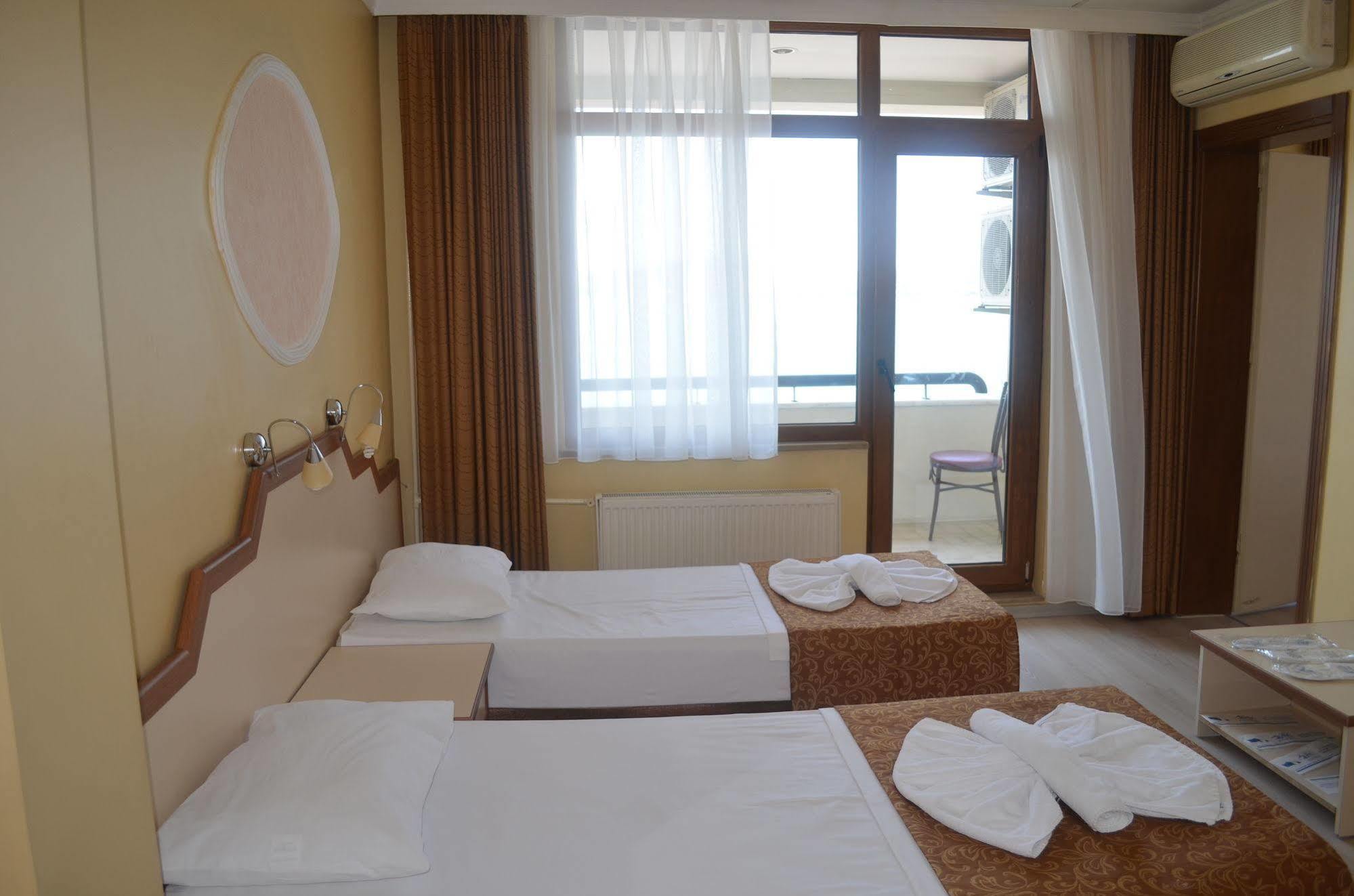 Ayvalik Palas Hotel Exteriör bild